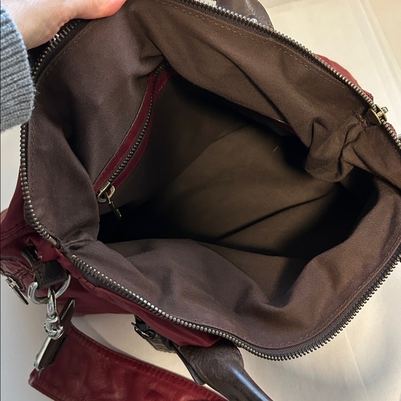 Chloe Tekla Leather Shoulder Bag - Picture 7 of 16